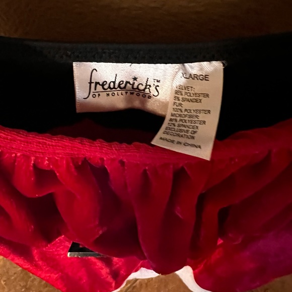 Fredrick’s of Hollywood Santa nighty - Picture 3 of 3